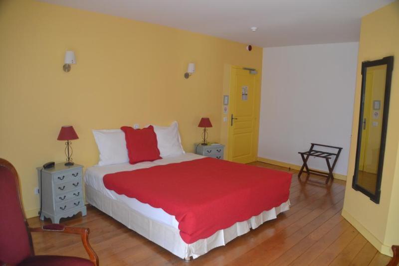 Logis Hotel Restaurant Relais De La Mothe Yzeures-sur-Creuse Екстериор снимка